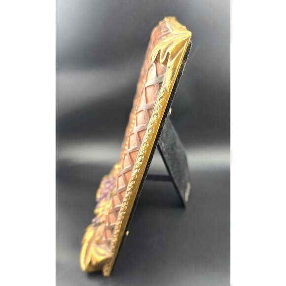 Vintage United Design Lifestyles Oval Picture Frame With Grapevine/Gold Accents - Picture 3 of 7